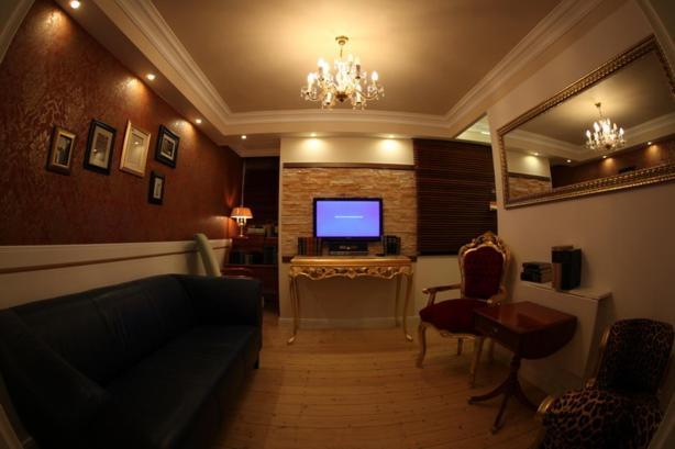 Golden Apartment