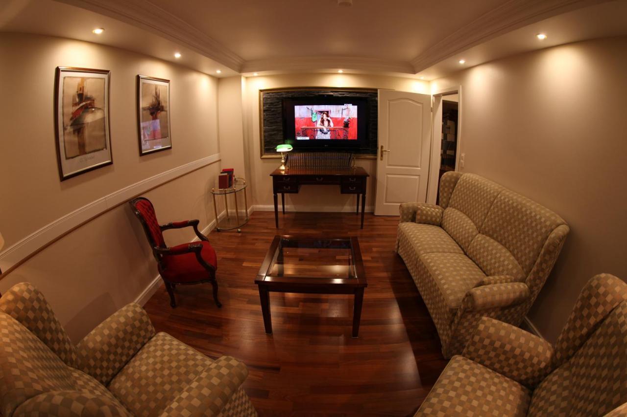 Golden Apartment